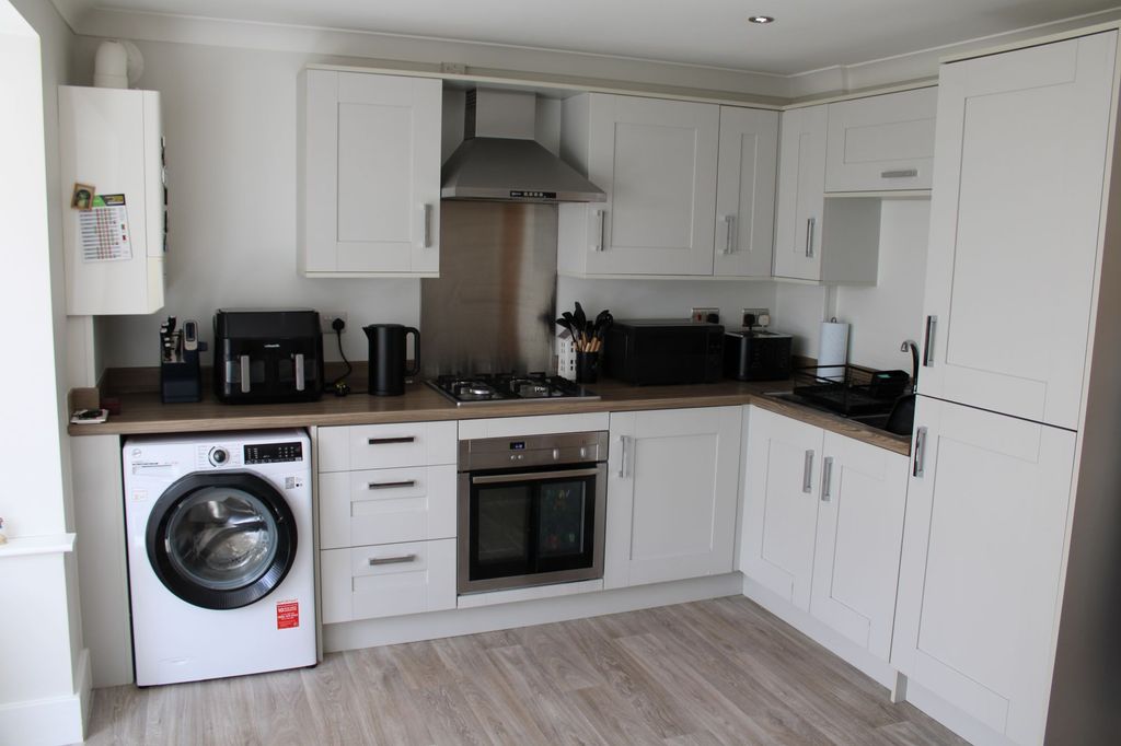 Property photo 1 of 14 Dining/Kitchen