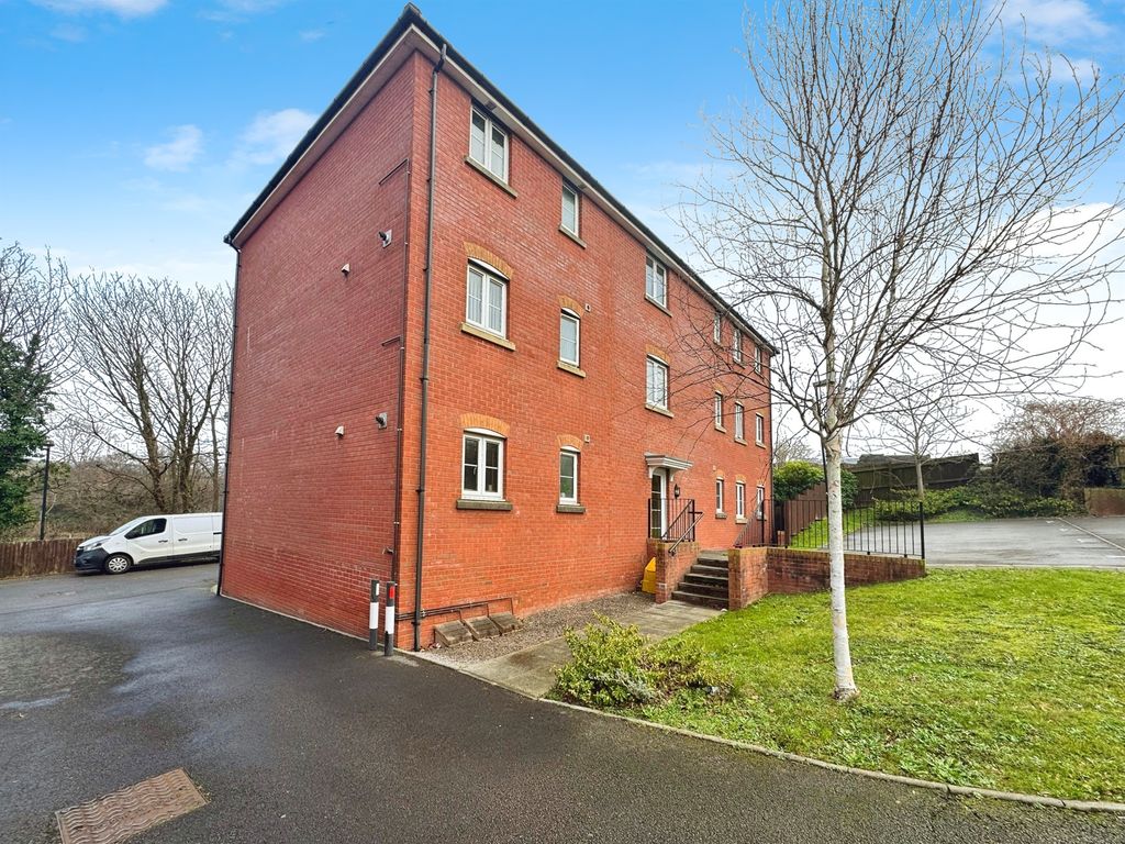 Property photo 3 of 8 Image