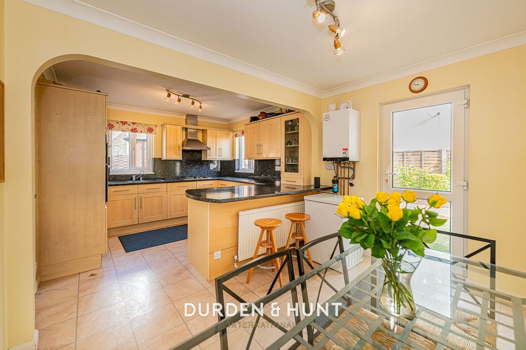 Property photo 2 of 37