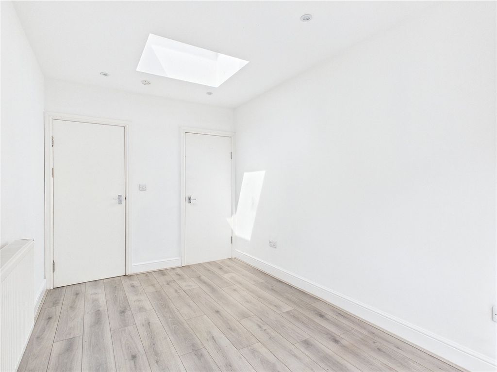 Property photo 3 of 7 Picture No. 05