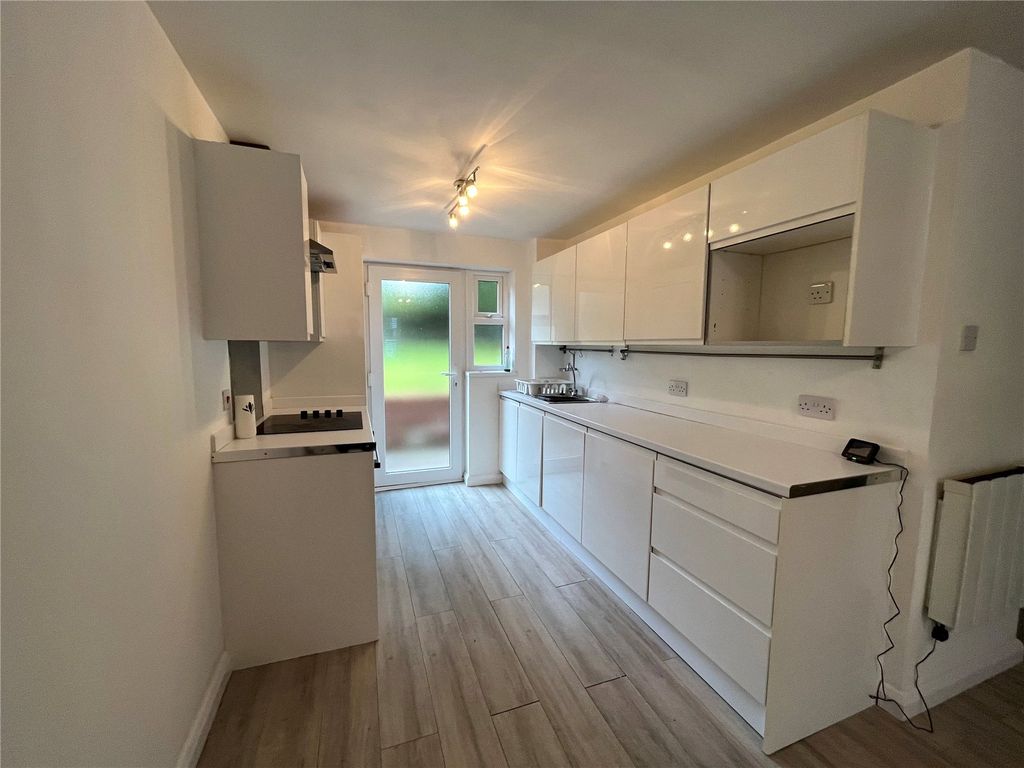 Property photo 3 of 12 Picture No. 10