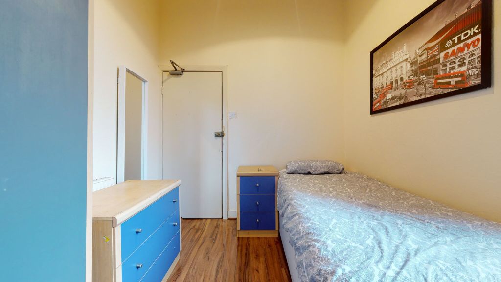 Property photo 1 of 2