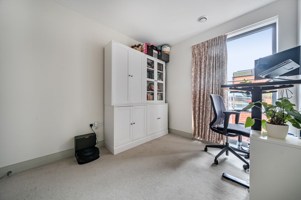 Additional image 12 of 2 bed flat for saleDenzil Road, Guildford GU2