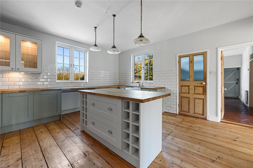 Property photo 2 of 36 Picture No. 35