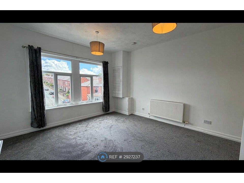 Property photo 1 of 18 Large Living Room With Views Of Rivington
