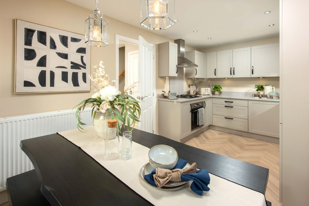 Property photo 2 of 10 Knights Gate, Huntington