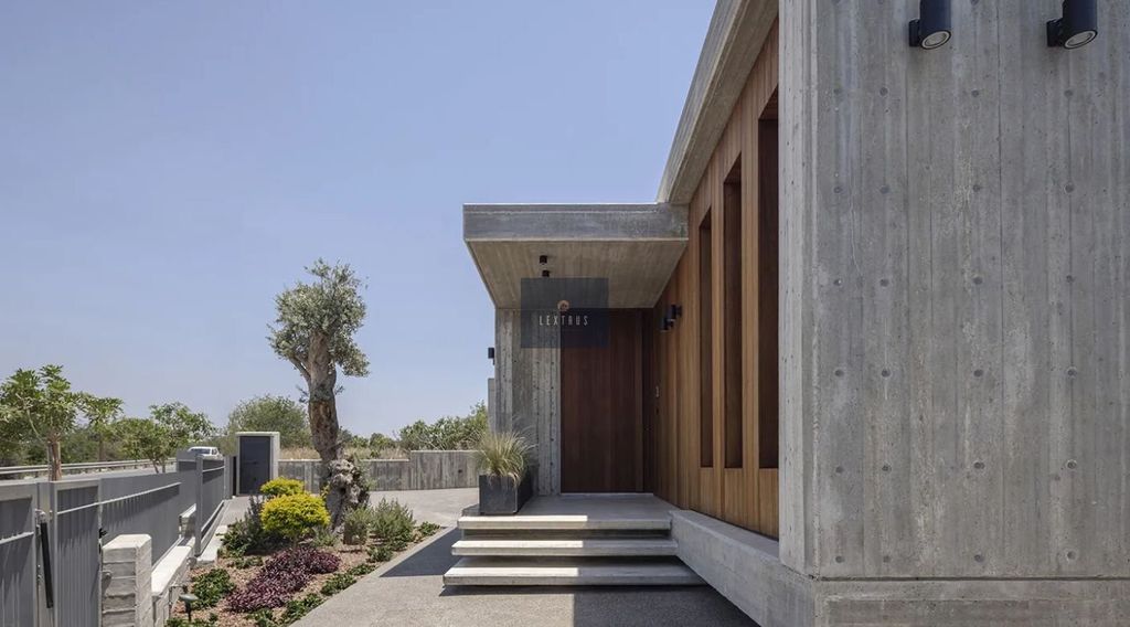 Property photo 1 of 26