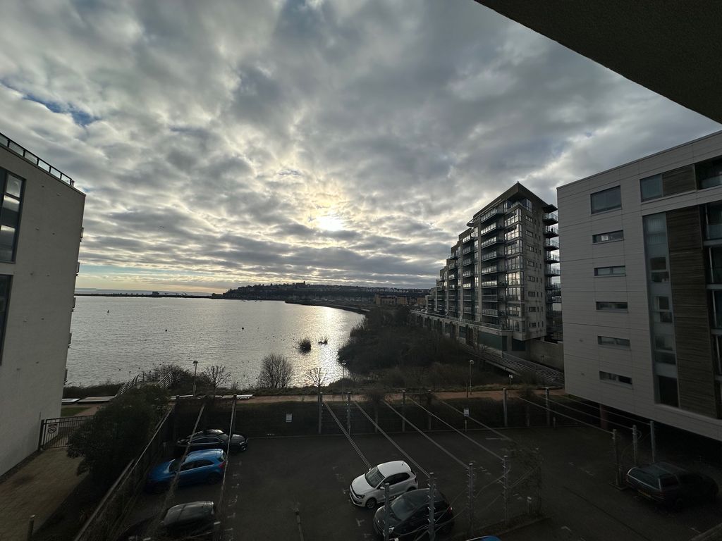 Property photo 3 of 11 Balcony