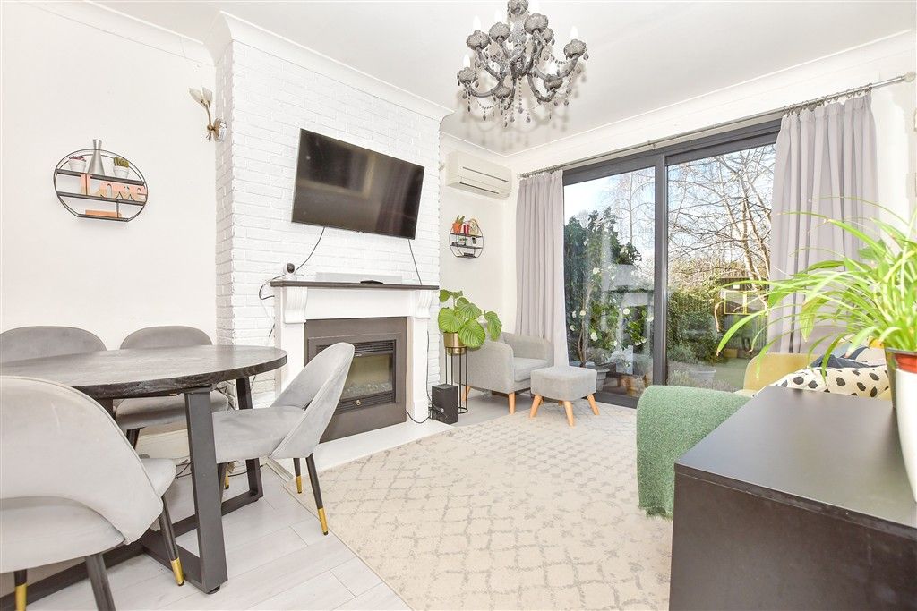Property photo 3 of 14 Dining Room