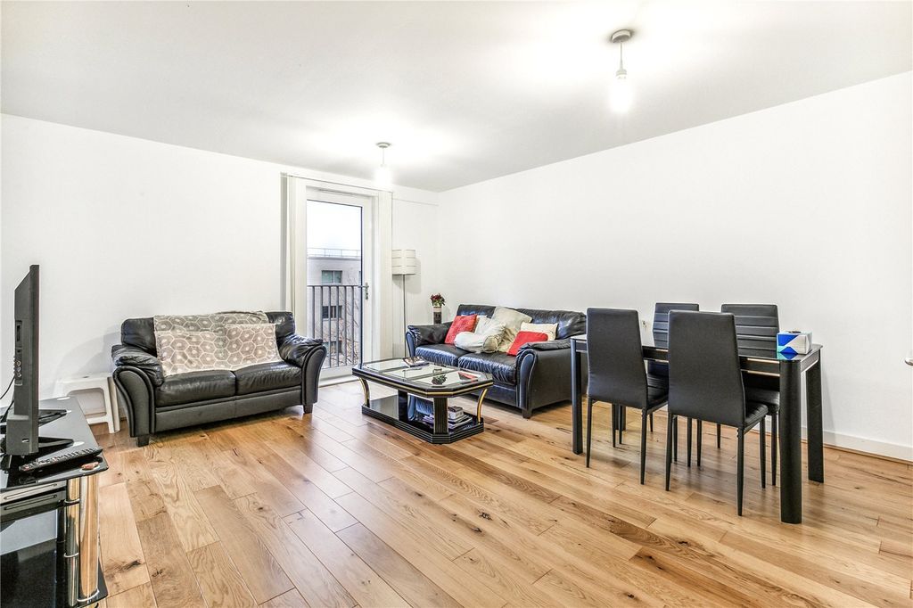 Property photo 2 of 12
