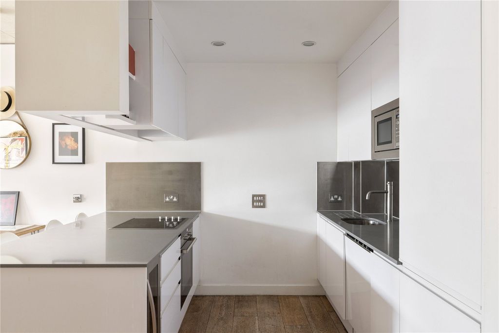 Property photo 3 of 30 Picture No. 05