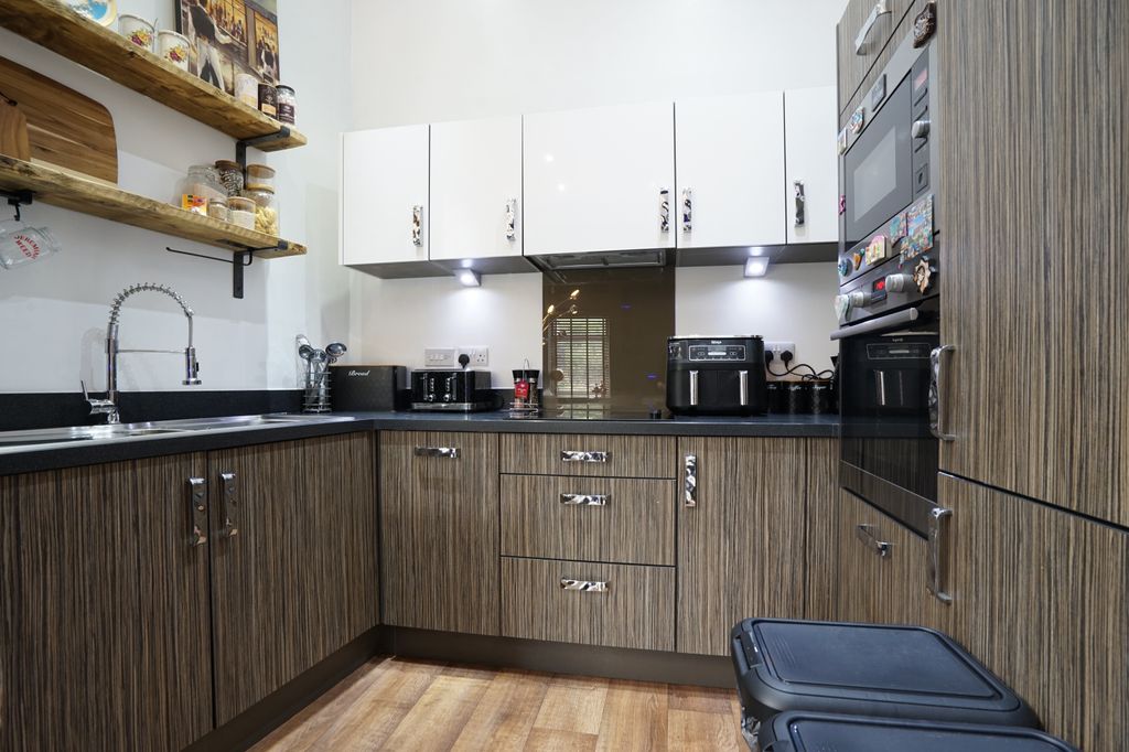 Property photo 2 of 16 Kitchen