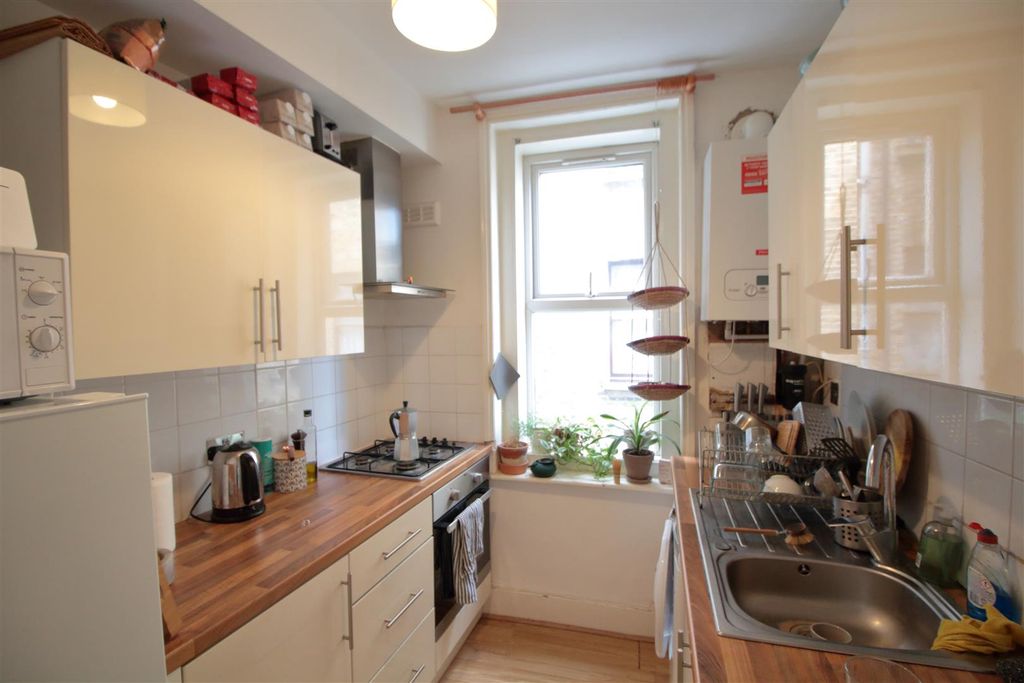 Property photo 2 of 5 Kitchen - Eden Harper