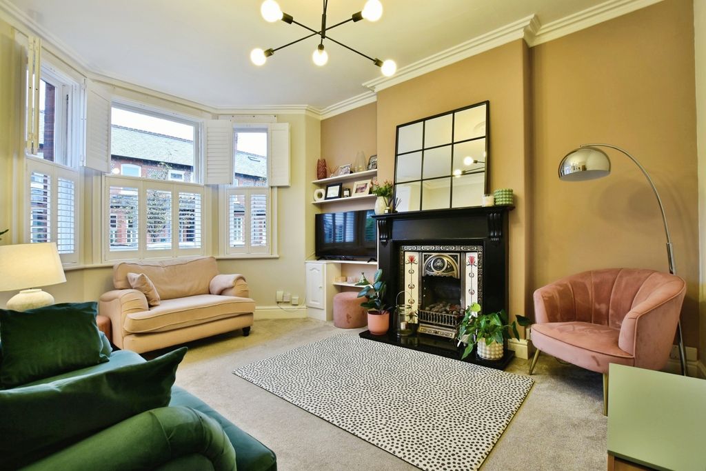 Property photo 2 of 17 Photo