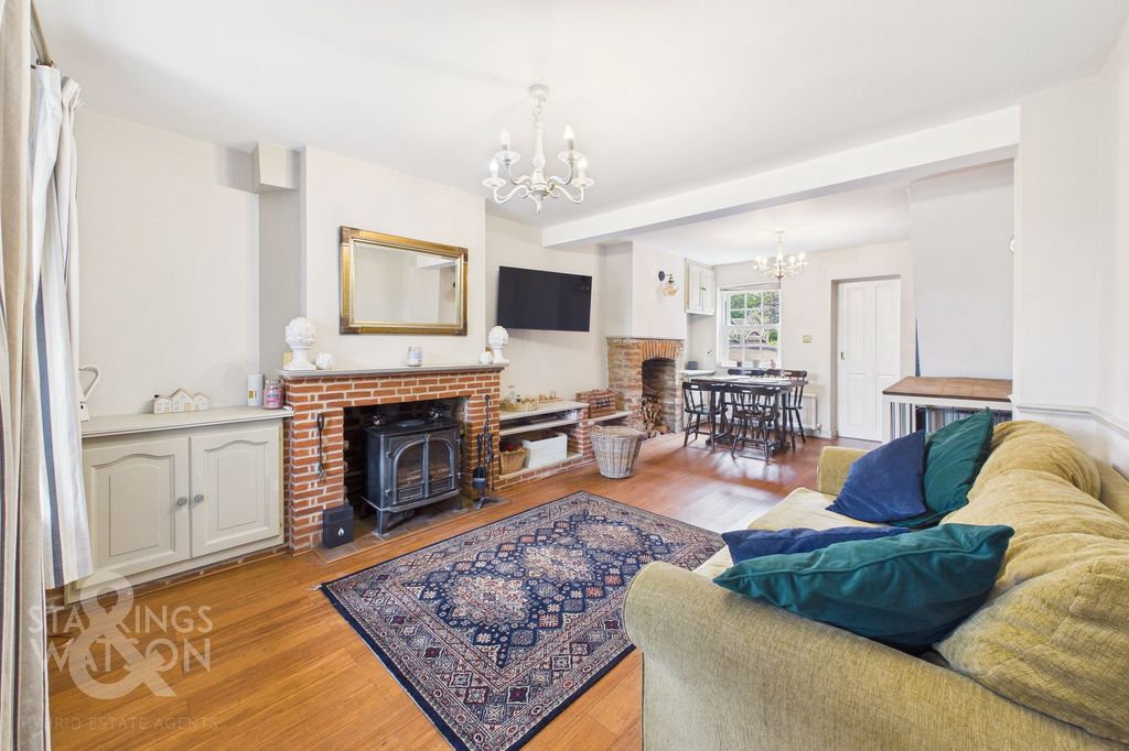 Property photo 2 of 34