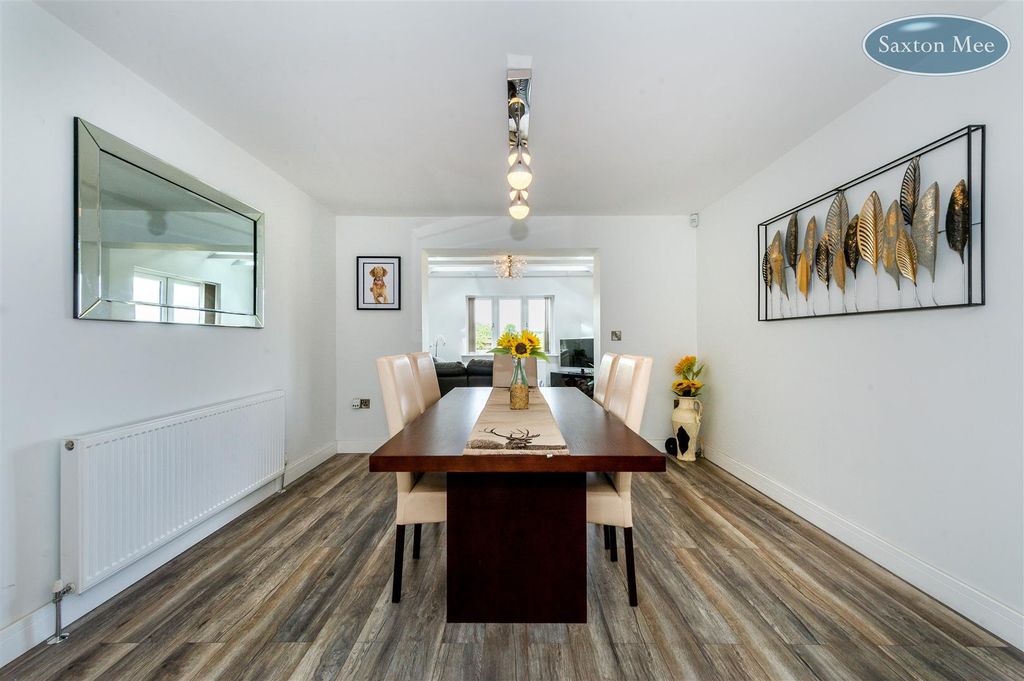 Property photo 3 of 25 Dining Room 5720.Jpg