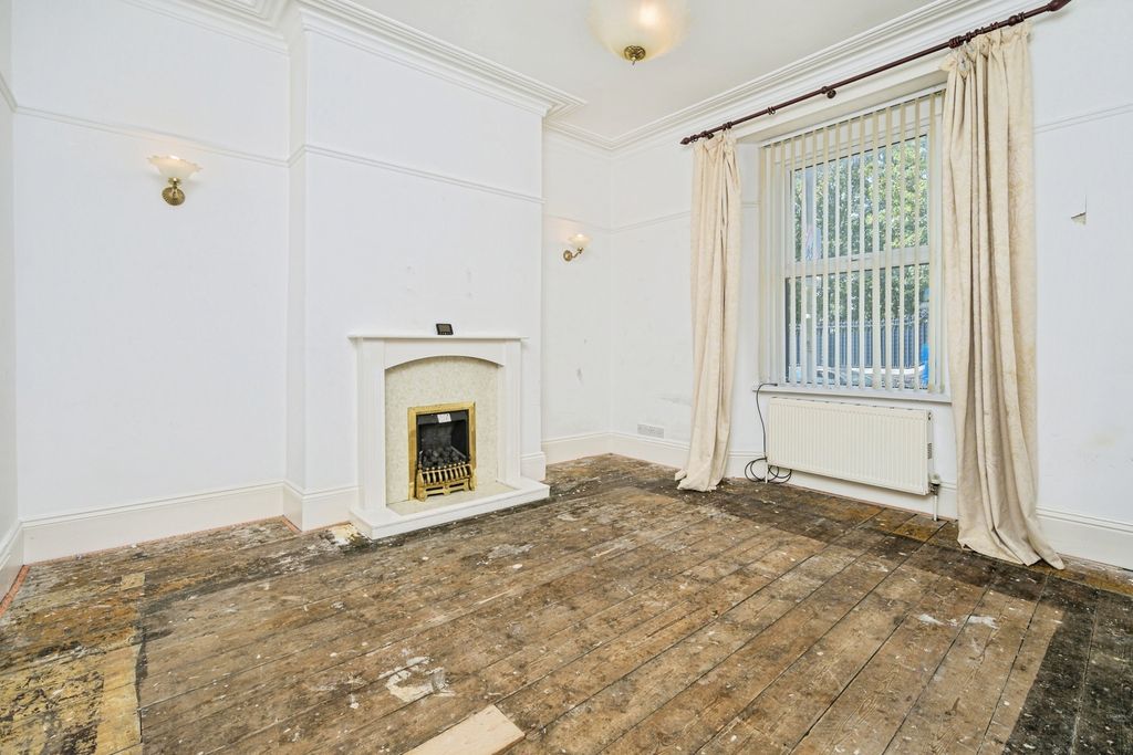 Property photo 3 of 20 Pbox-Img.Jpg