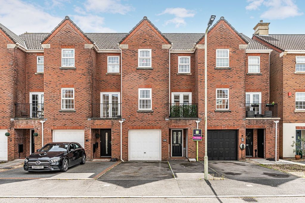 Property photo 1 of 33