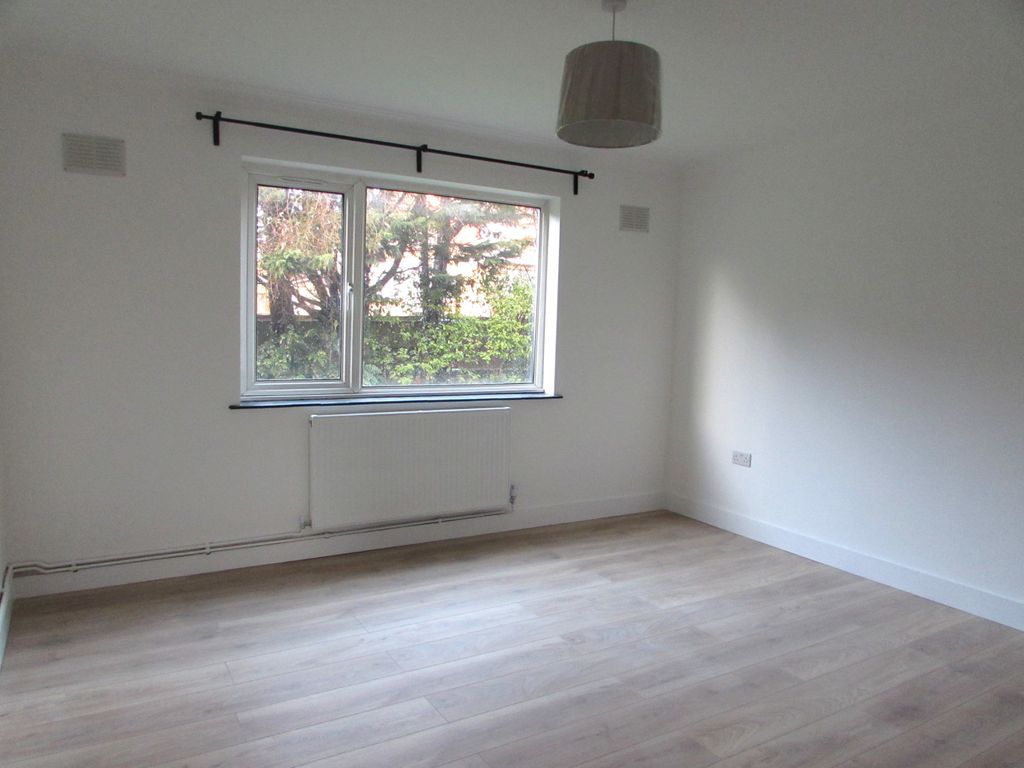 Property photo 3 of 6 Gallery