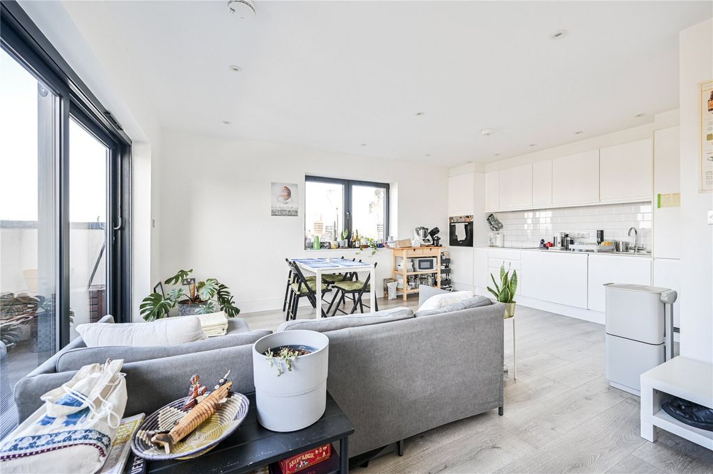 Property photo 3 of 14 Picture No. 06