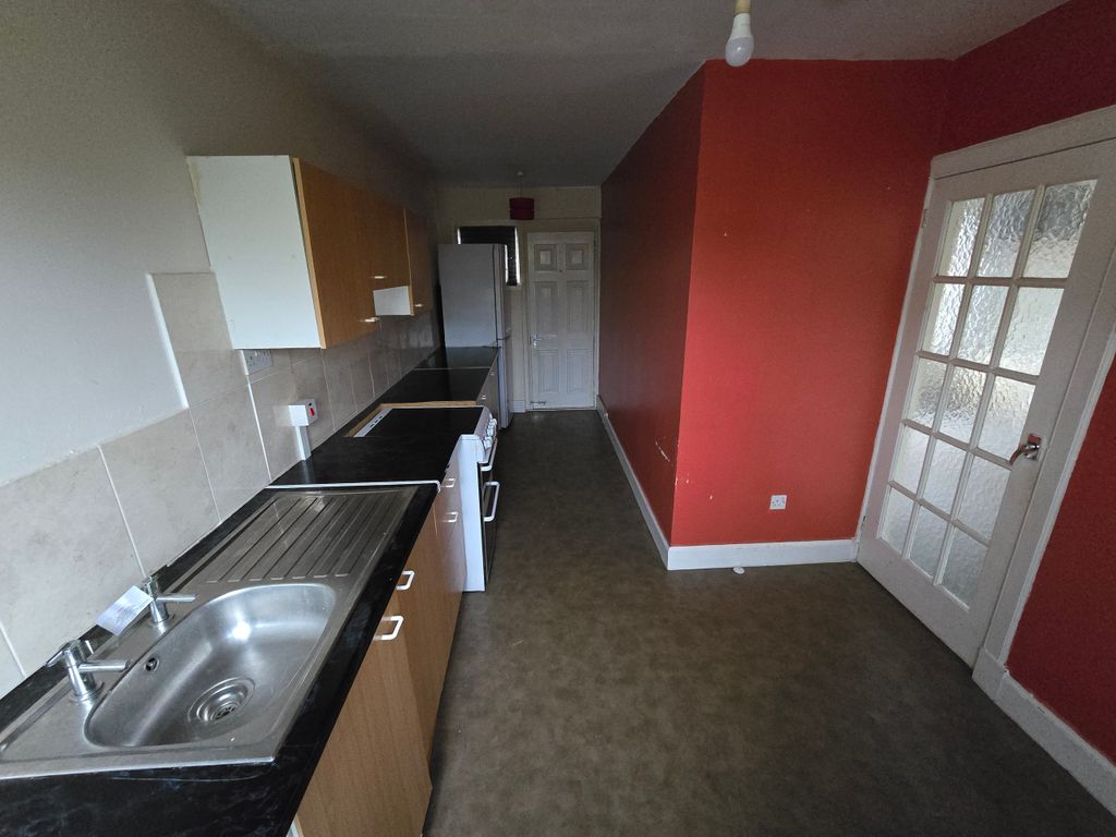 Property photo 3 of 10 3