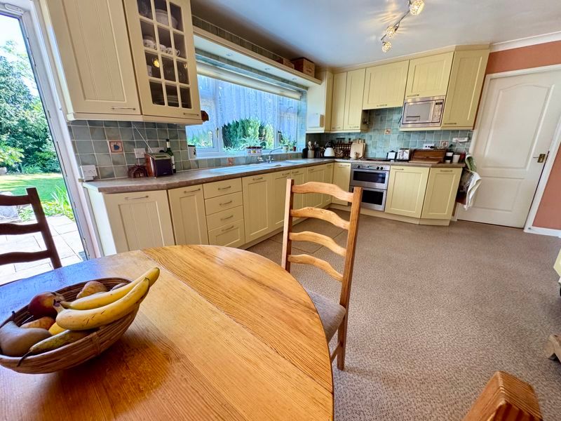 Property photo 3 of 23 Breakfast Kitchen