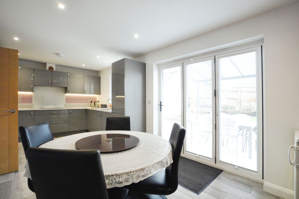 Property photo 3 of 23 Kitchen/Dining Room