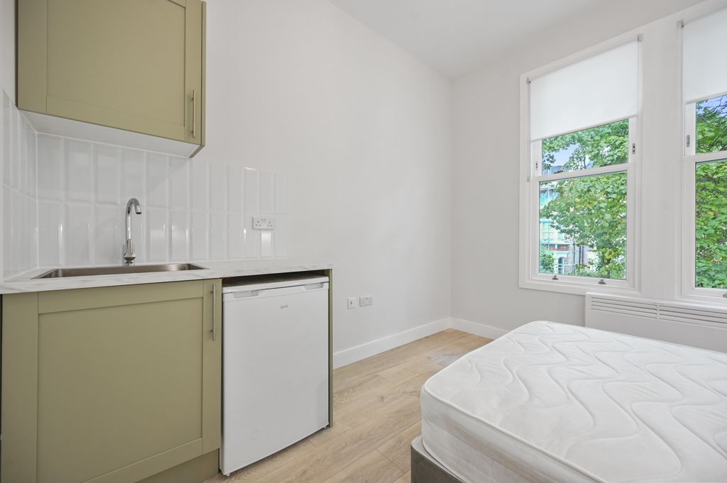 Property photo 3 of 8 Rcmikeposner- 91B St Georges Avenue Flat 1- Kitche