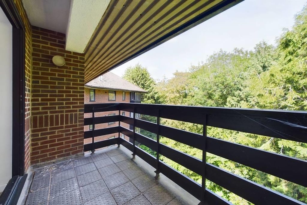 Property photo 3 of 17 Cam01635G0-Pr0046-Still020-Thumbnail-H750-70.Jpg