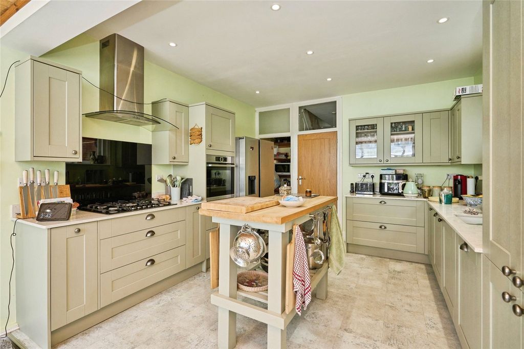 Property photo 3 of 20 Kitchen