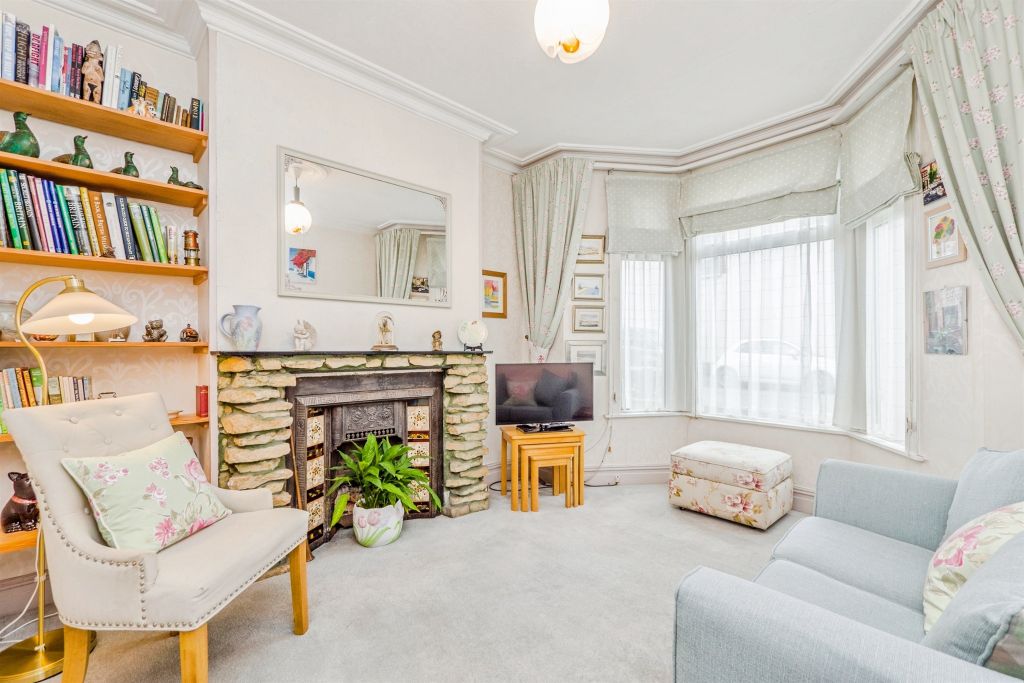 Property photo 3 of 32