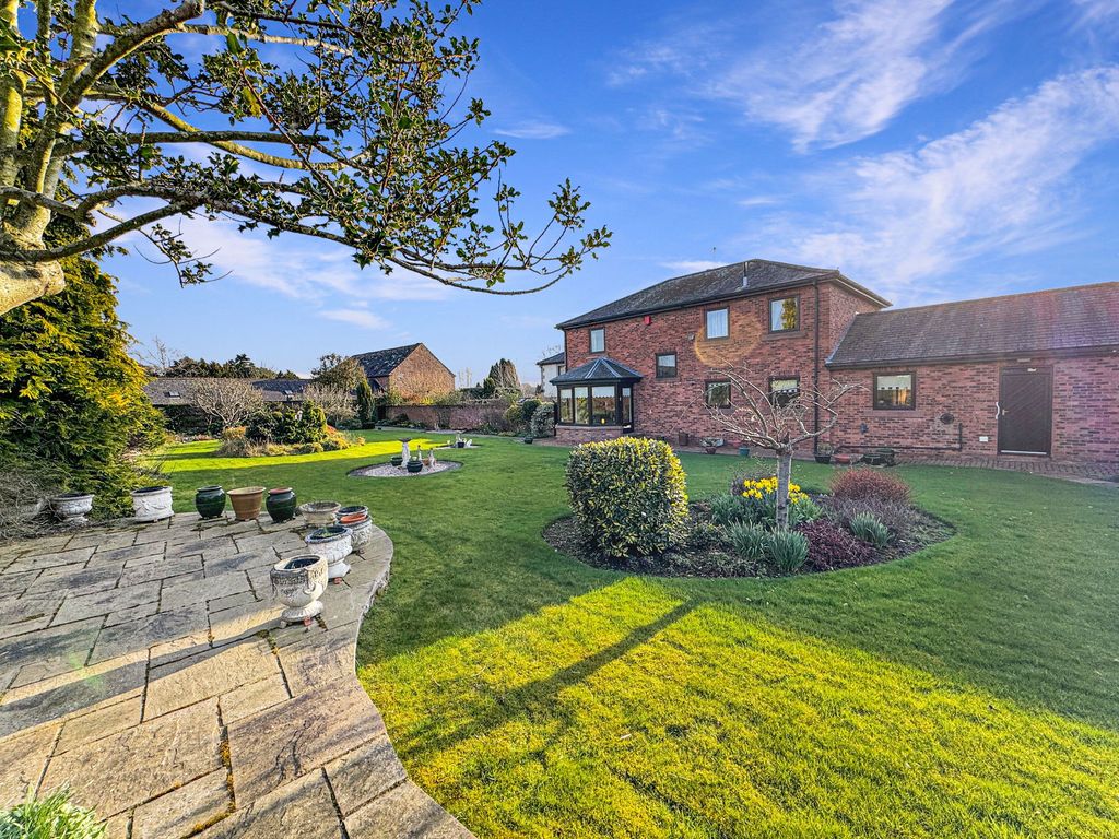 Property photo 1 of 26