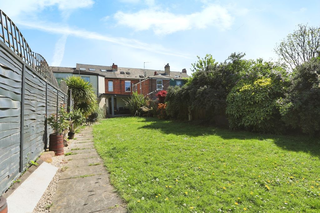 Property photo 2 of 33 3886585