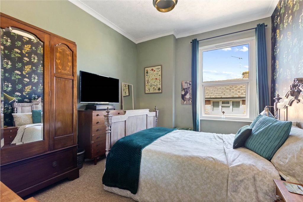 Property photo 3 of 12 Bedroom