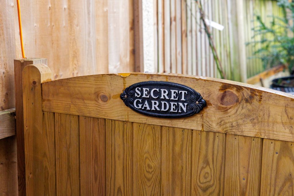 Property photo 1 of 21