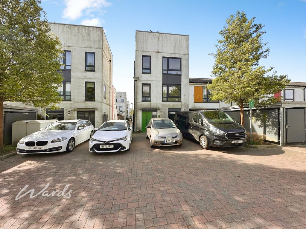 Property photo 1 of 22 Front