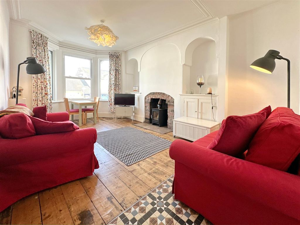 Property photo 2 of 16 Livign Room.Jpg