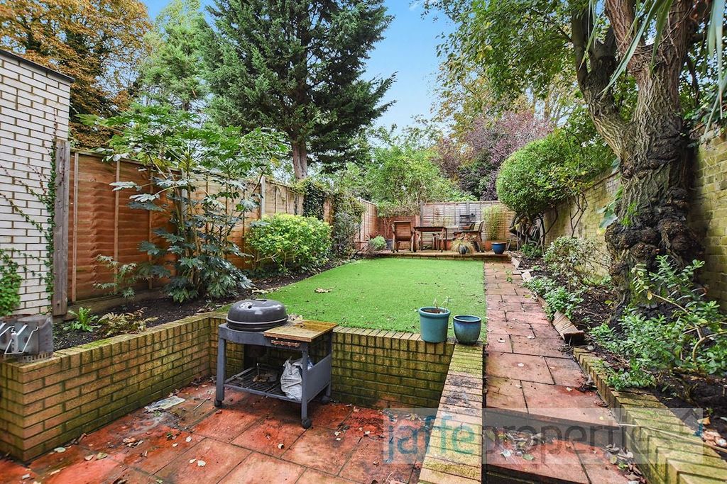 Property photo 3 of 11