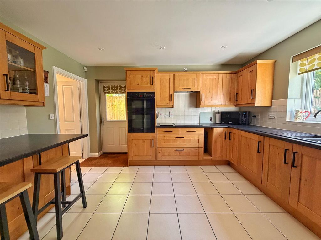 Property photo 2 of 24