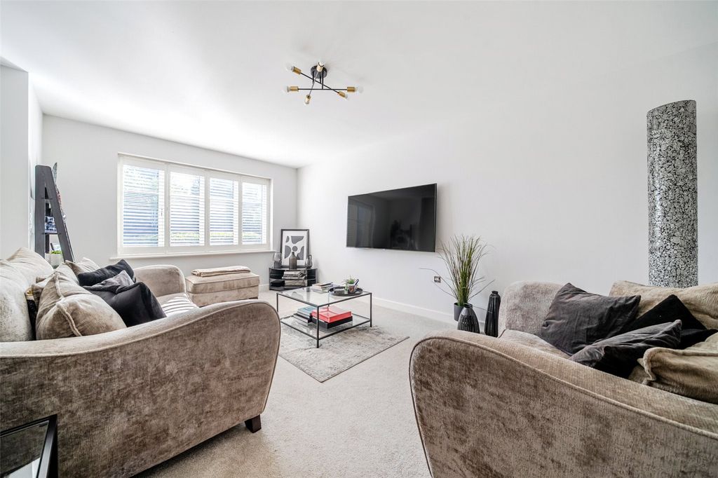 Property photo 3 of 22 Picture No. 29