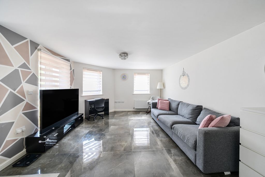 Property photo 3 of 17 1317958-12-687624...
