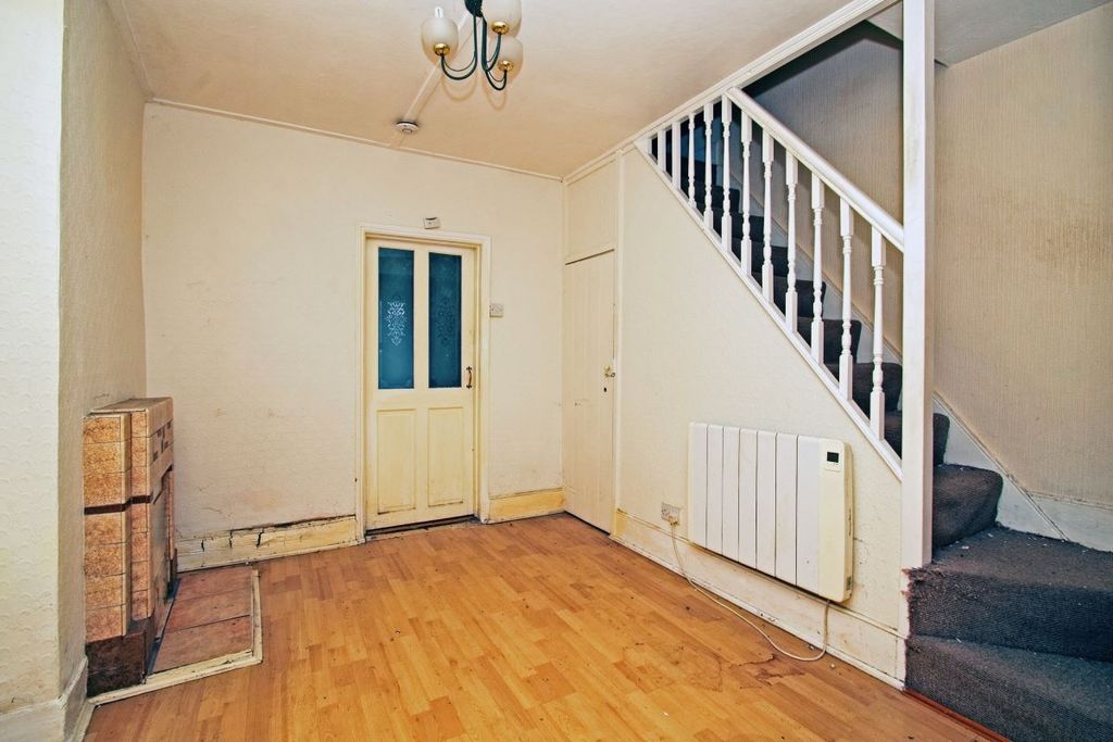 Property photo 3 of 8