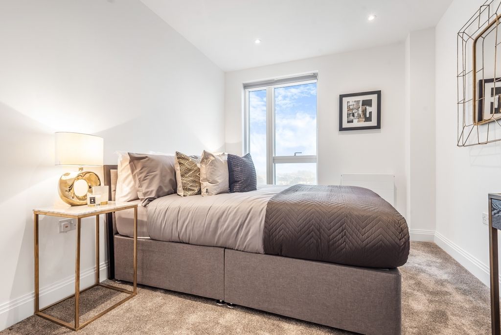 Property photo 3 of 8 Bedroom