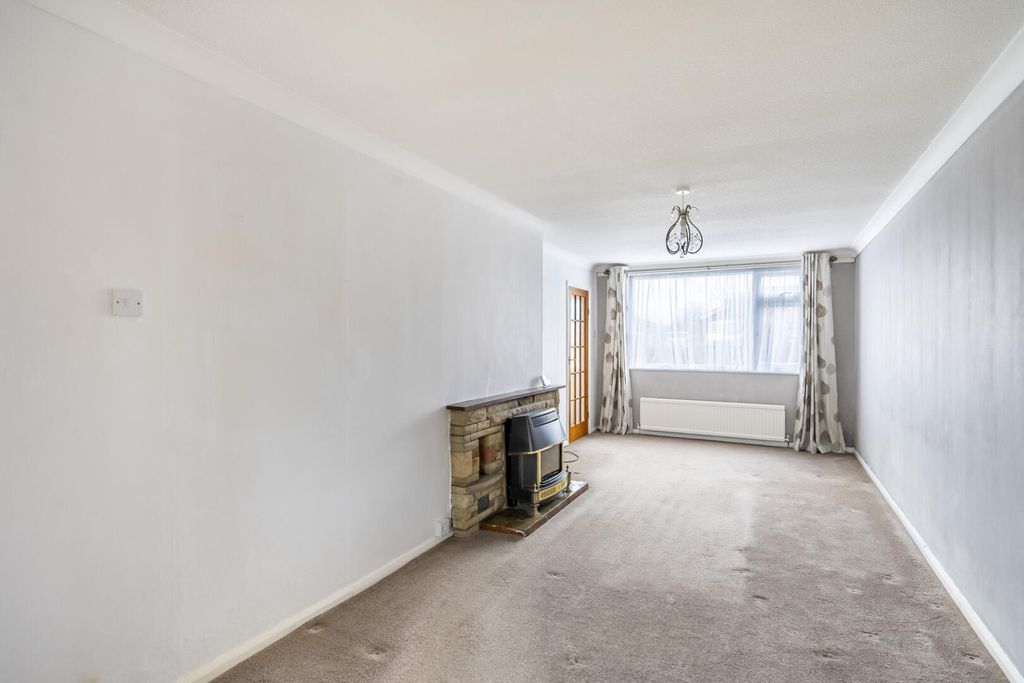 Property photo 2 of 15 Living Room