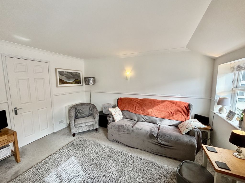 Property photo 3 of 7 Gallery