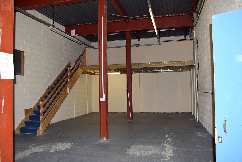 Property photo 1 of 9