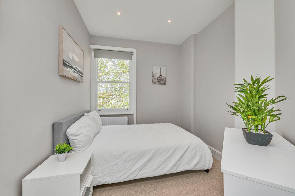 Property photo 3 of 20 Picture No. 05