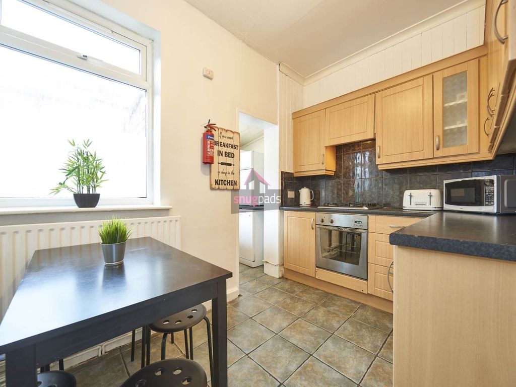 Property photo 2 of 11 2