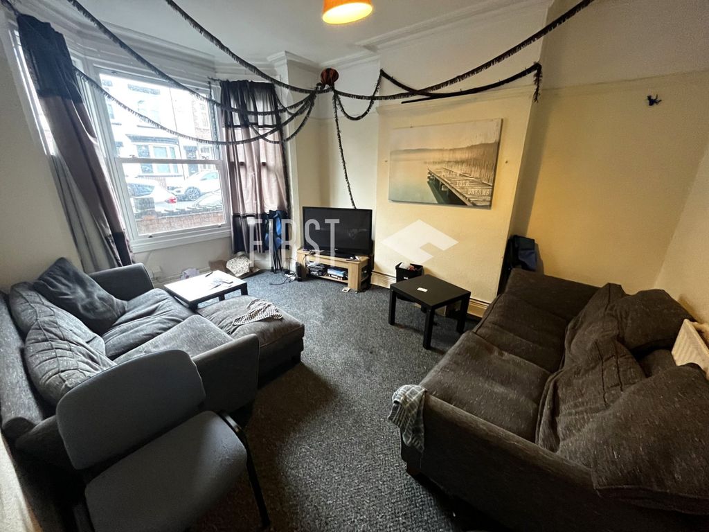 Property photo 2 of 14 Photo 1