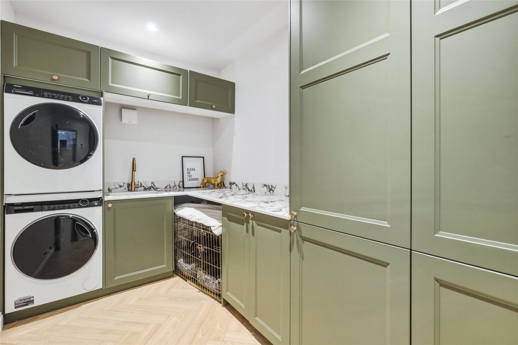 Additional image 8 of 5 bed detached house for saleThe Crescent, Loughton, Essex IG10